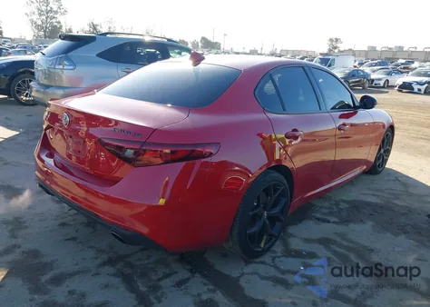 2020 Alfa Romeo Giulia z USA, uszkodzony, nr VIN ZARFAMAN2L7636459